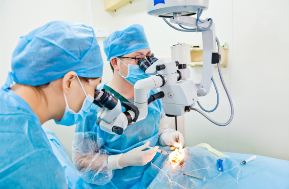 cataract surgery in delhi